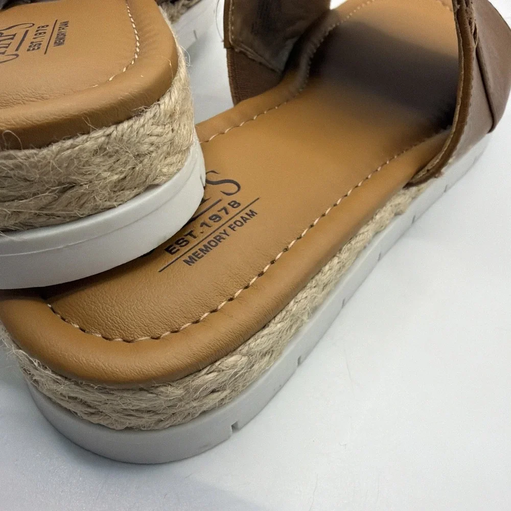 Chaps Womens Sandals Tan Memory Foam Durable Flexible Backless Slide Size 8
